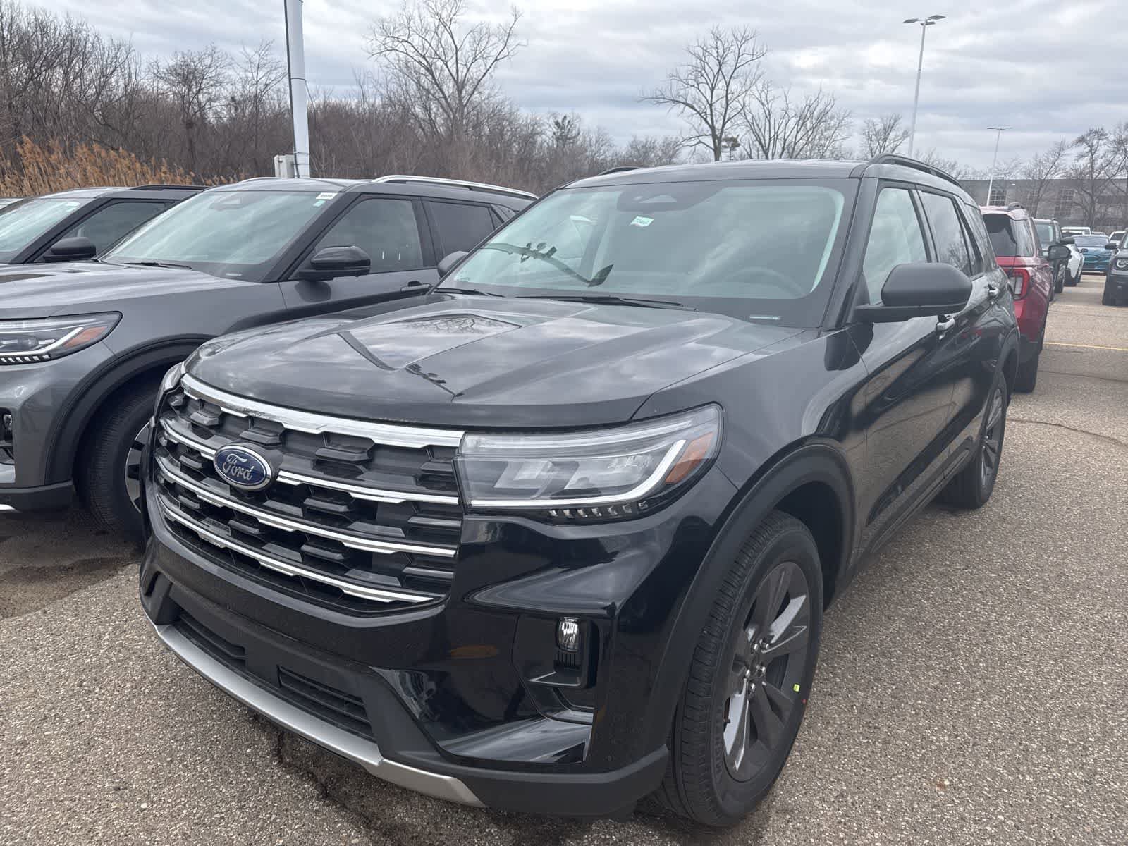 New 2026 Ford Explorer Active w/ Active Comfort Package AWD/4WD image 1