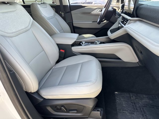 New 2026 Ford Explorer Active w/ Active Comfort Package RWD image 11