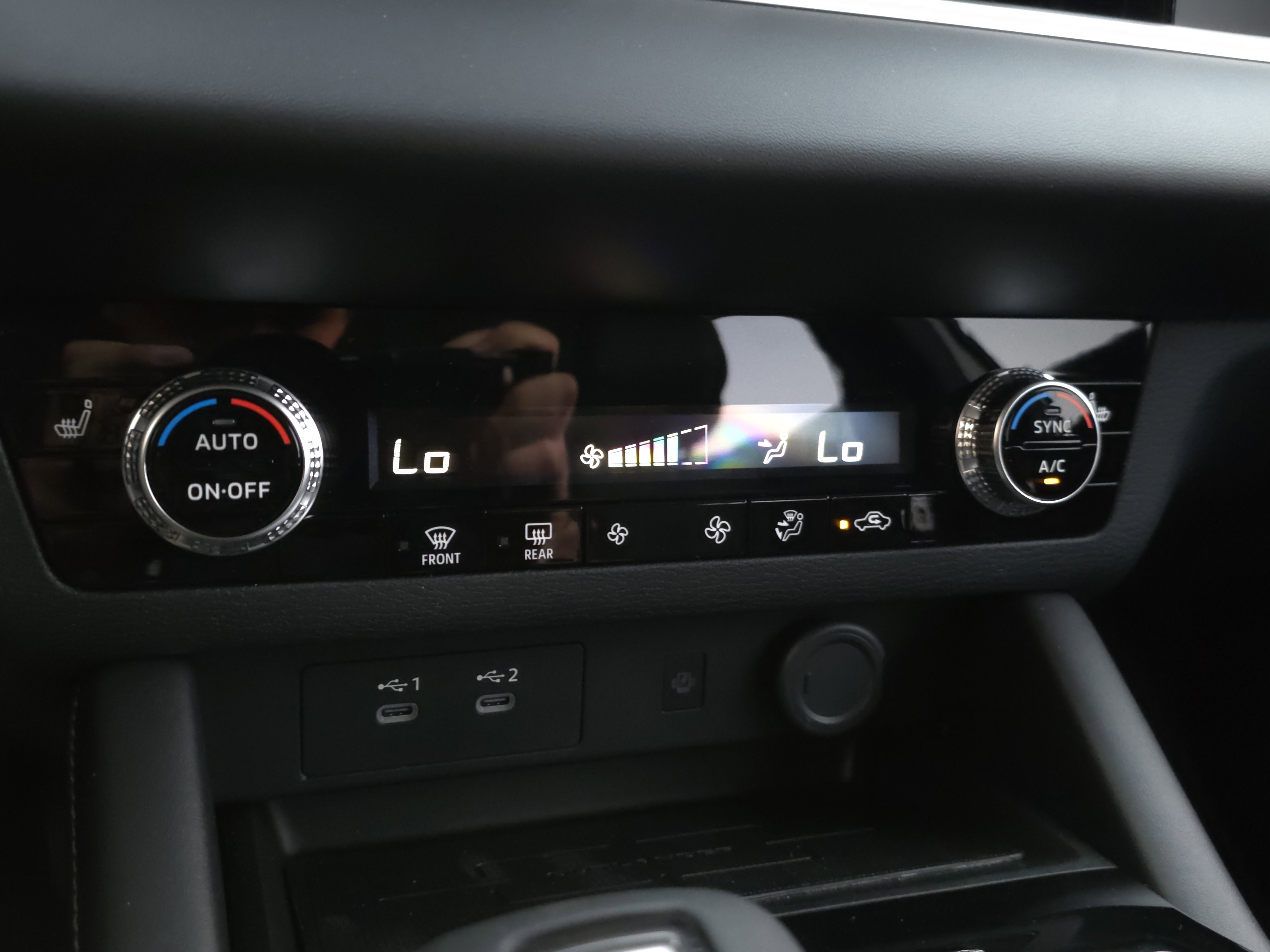 New 2025 Mitsubishi Outlander SE image 16