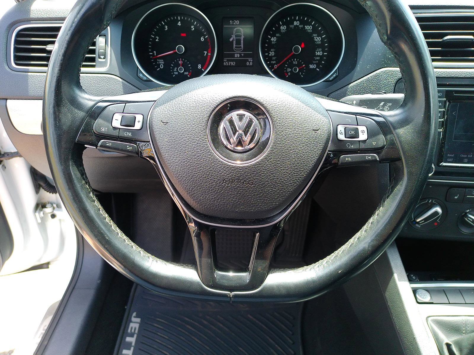 Used 2017 Volkswagen Jetta SE FWD image 13