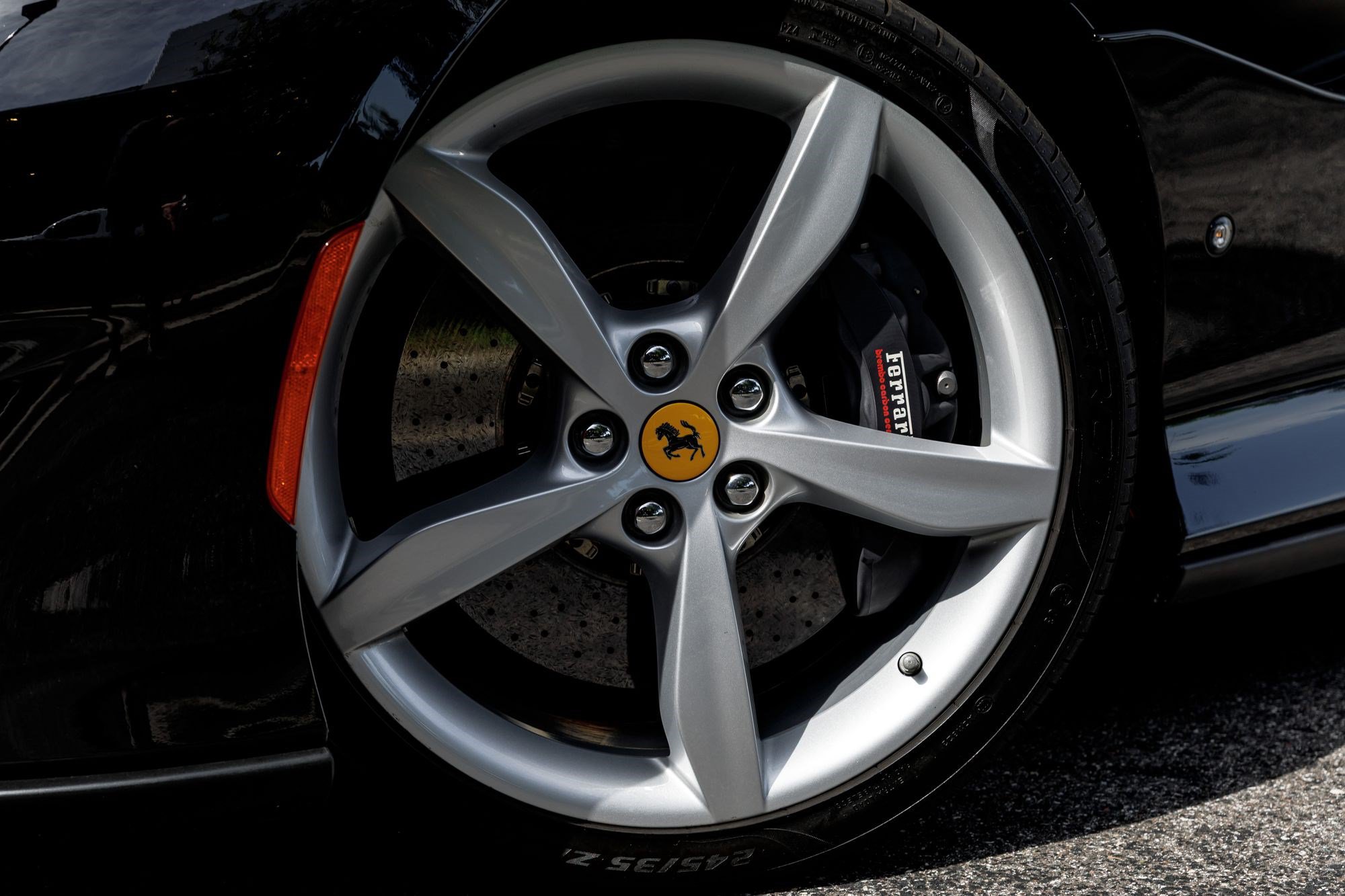 Used 2019 Ferrari Portofino RWD image 42