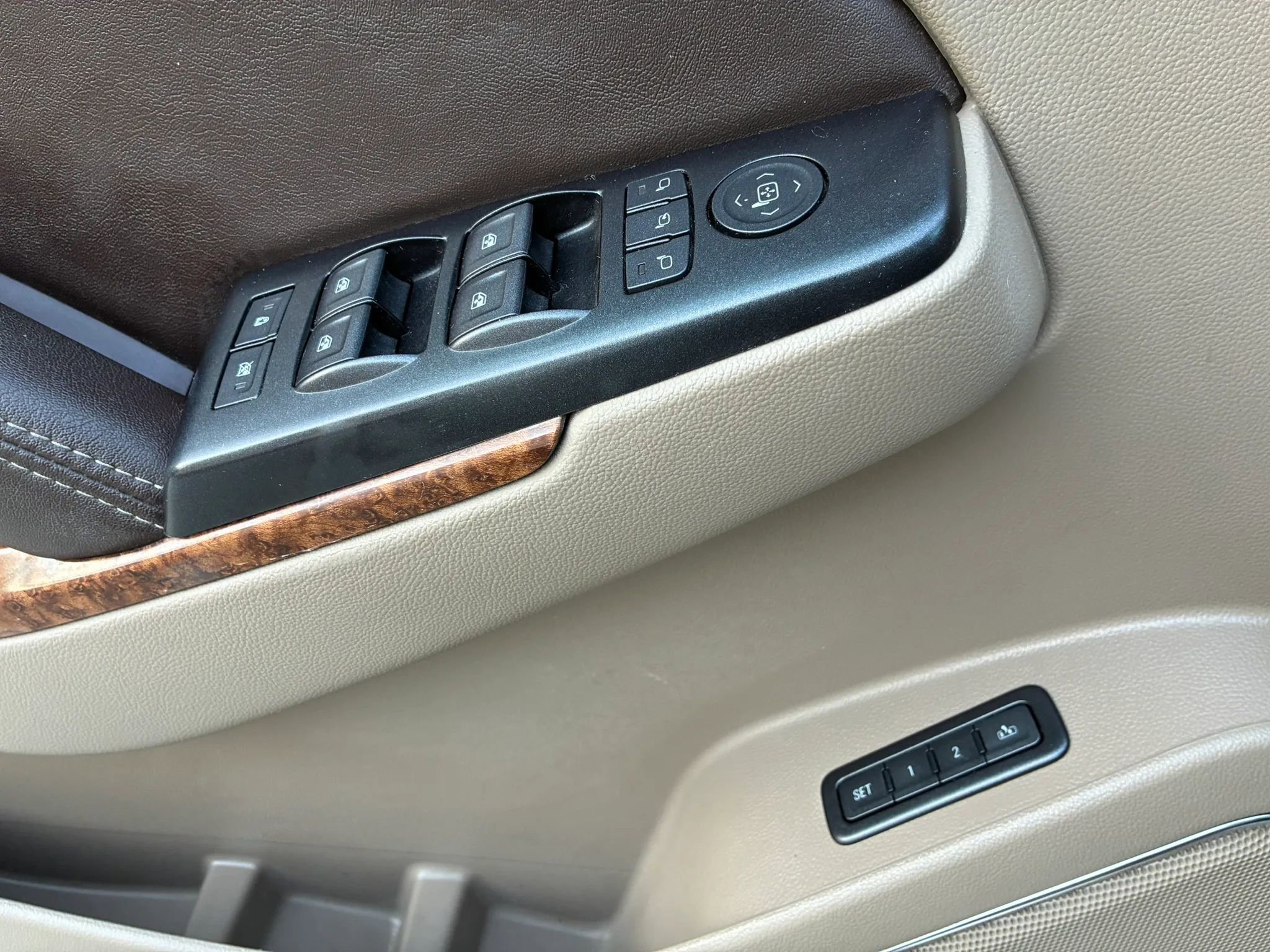 Used 2015 Chevrolet Tahoe LTZ image 26