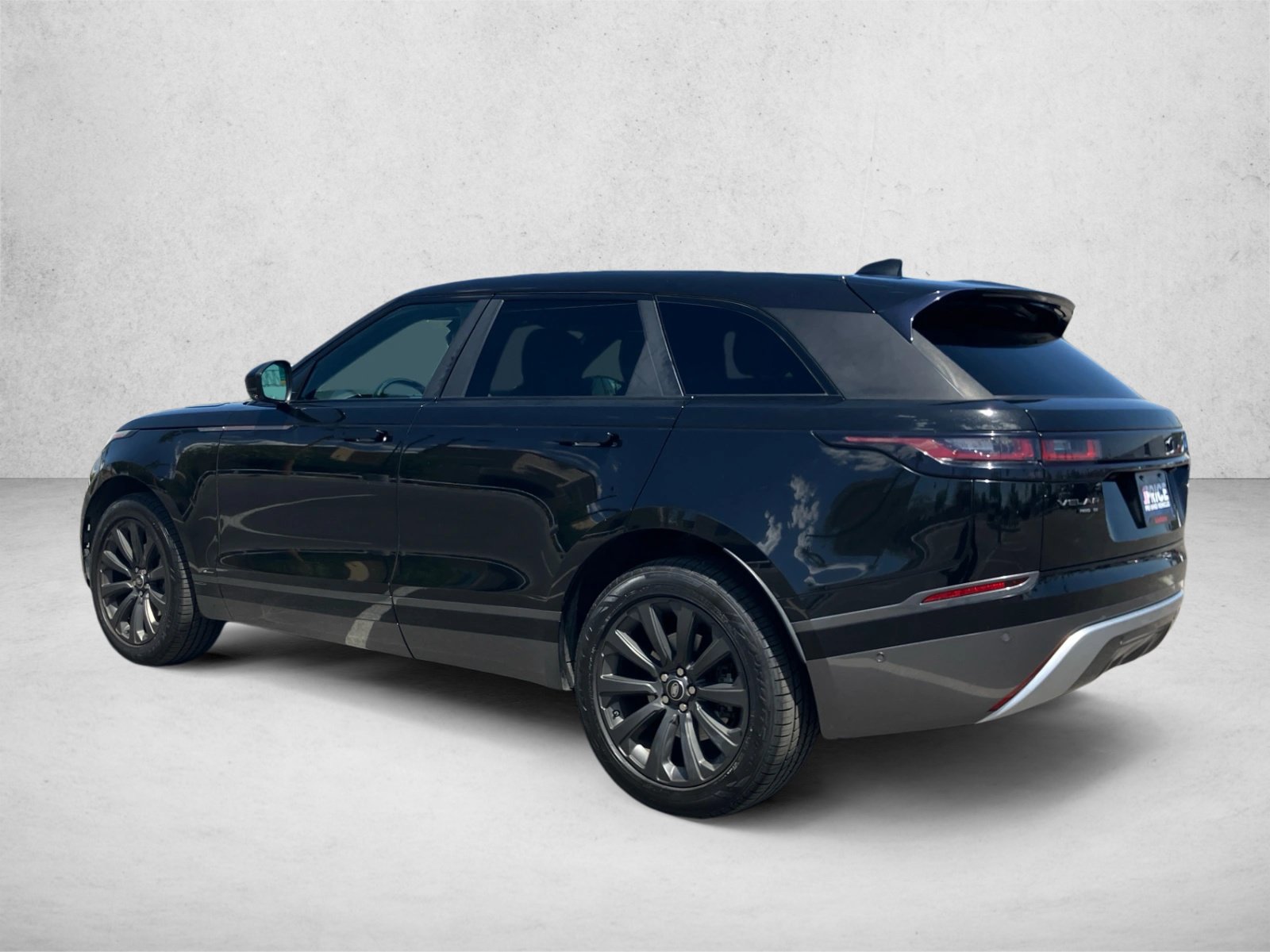 Used 2018 Land Rover Range Rover Velar R-Dynamic SE AWD/4WD image 7