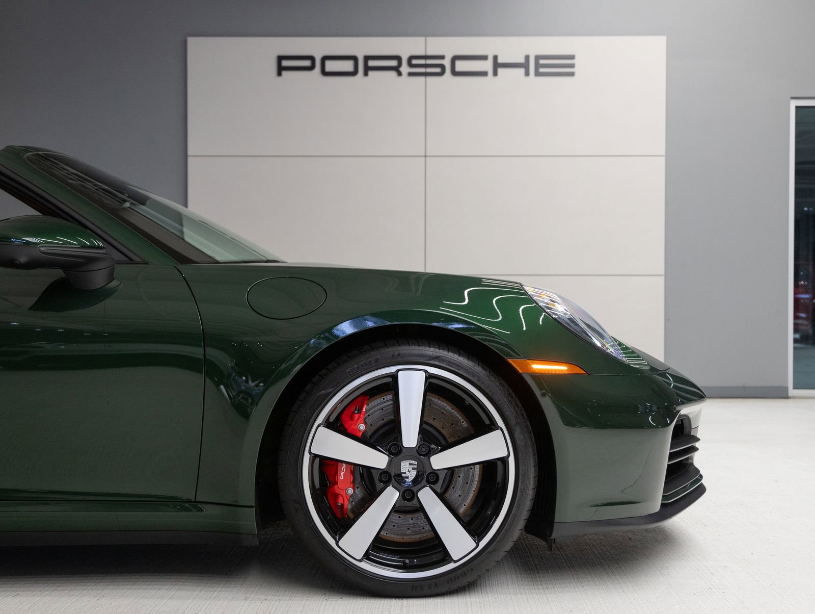 Used 2026 Porsche 911 Targa 4S image 13