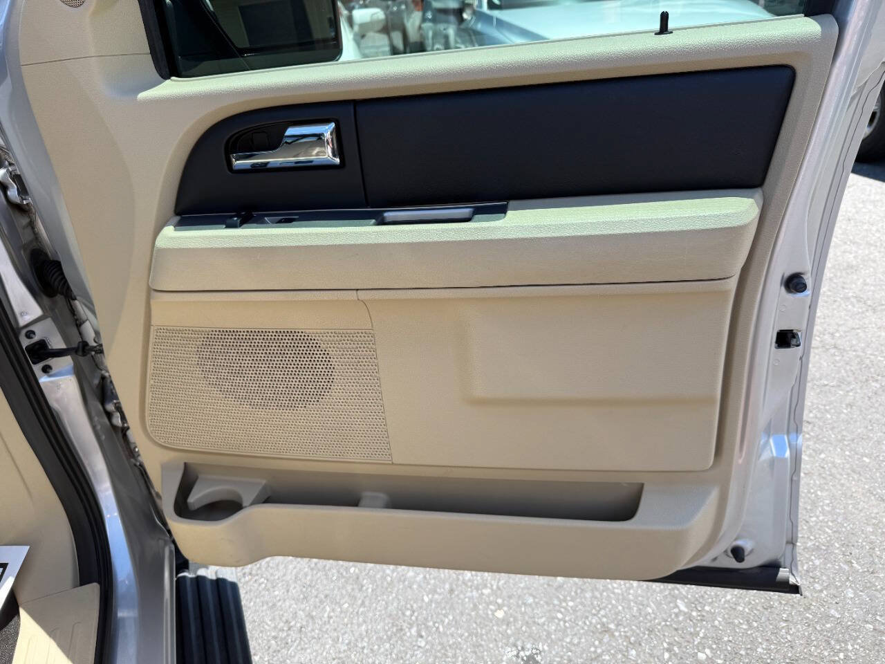 Used 2016 Ford Expedition XL AWD/4WD image 29