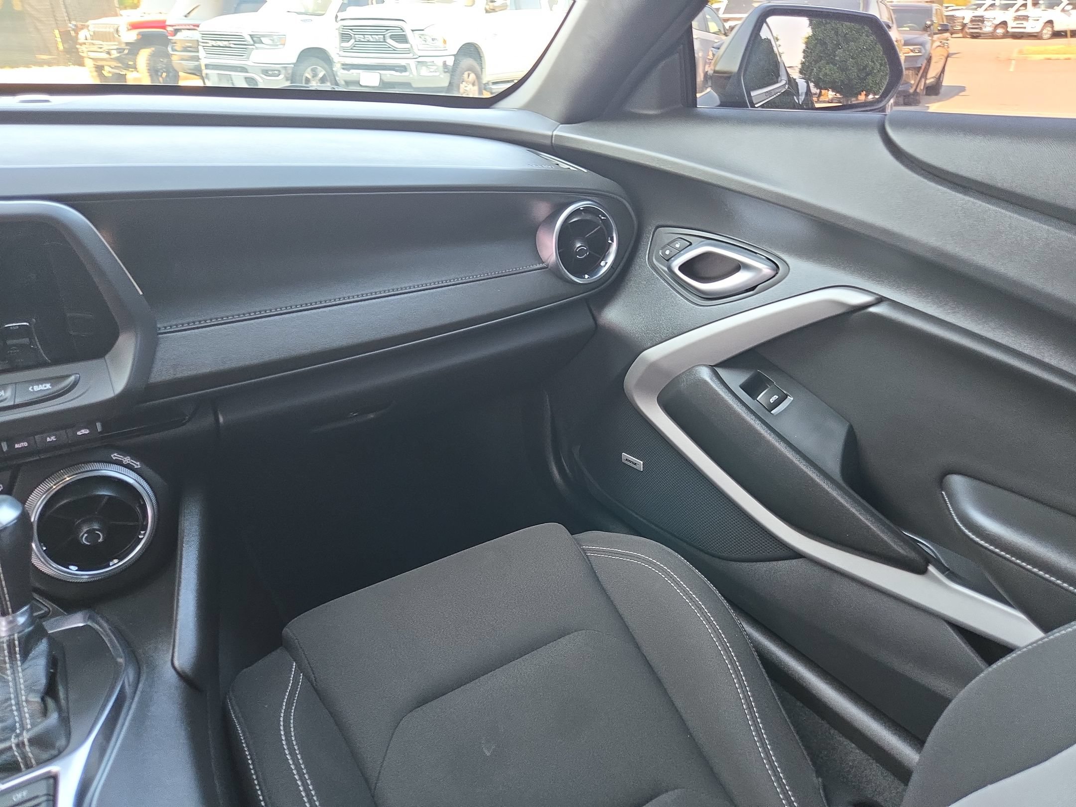 Used 2022 Chevrolet Camaro LT w/ Technology Package RWD image 11
