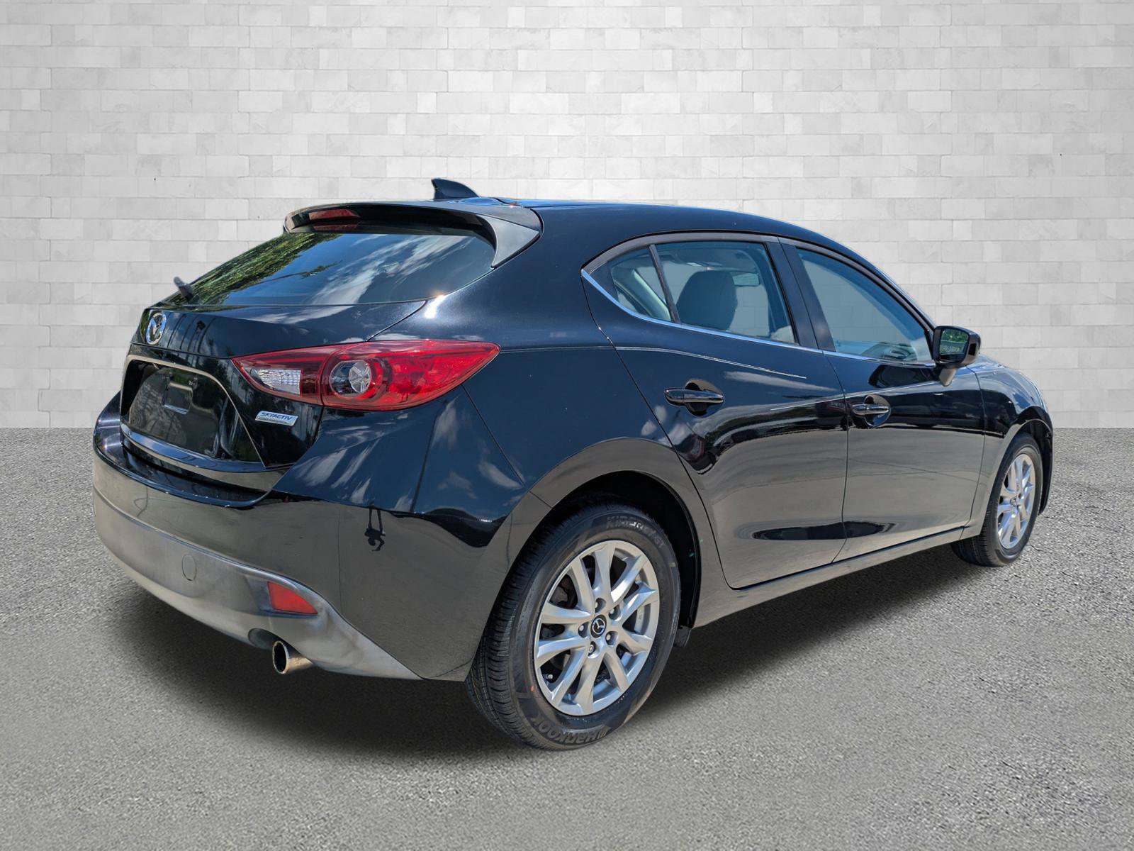 Used 2015 MAZDA MAZDA3 i Touring w/ Technology Package FWD image 2