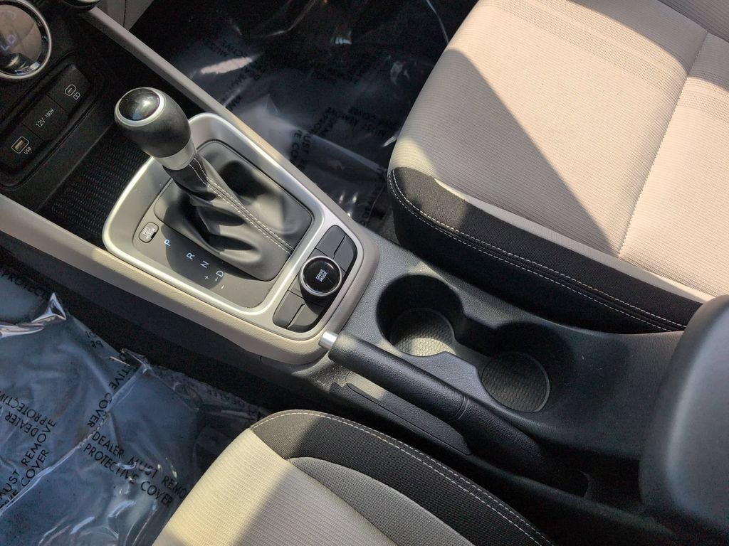 Used 2025 Hyundai Venue SEL FWD image 23