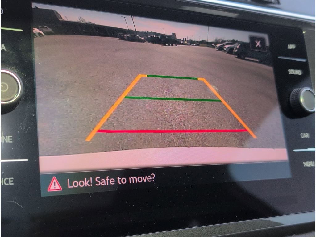 Used 2023 Volkswagen Tiguan SE R-Line image 15