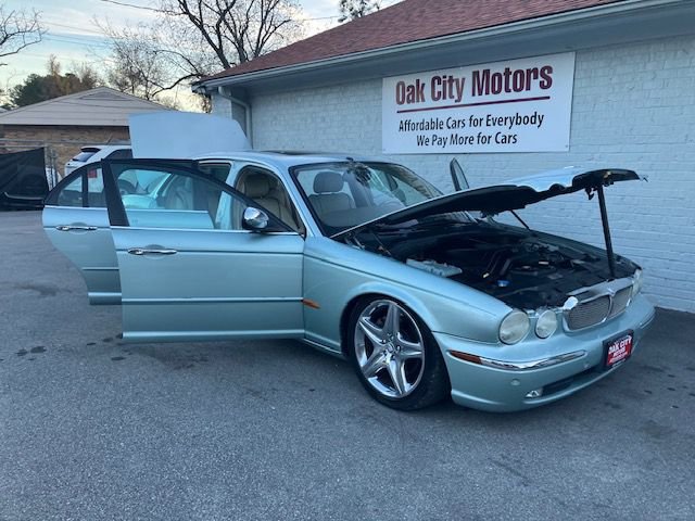 Used 2005 Jaguar XJ8 image 9