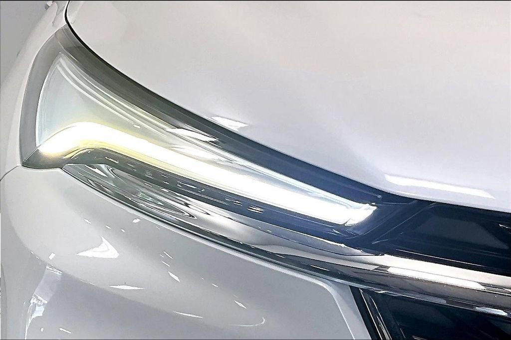 Used 2023 Buick Enclave Premium w/ LPO, Floor Liner Package image 27