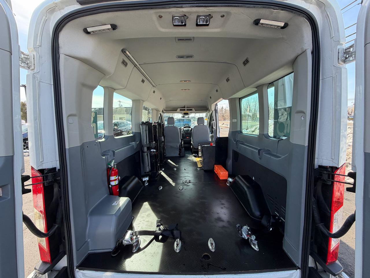 Used 2015 Ford Transit 350 XL RWD image 27