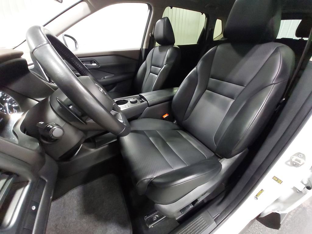 Used 2023 Nissan Rogue SV w/ SV Premium B Package image 15