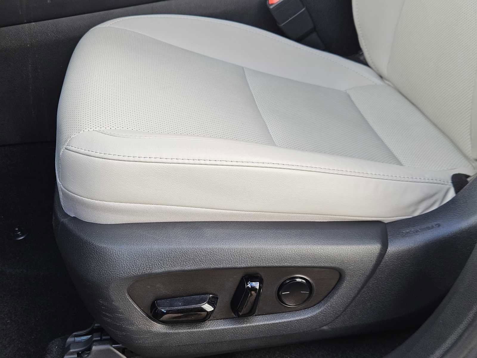 Used 2023 Lexus RX 350 Premium w/ Cold Area Package image 23