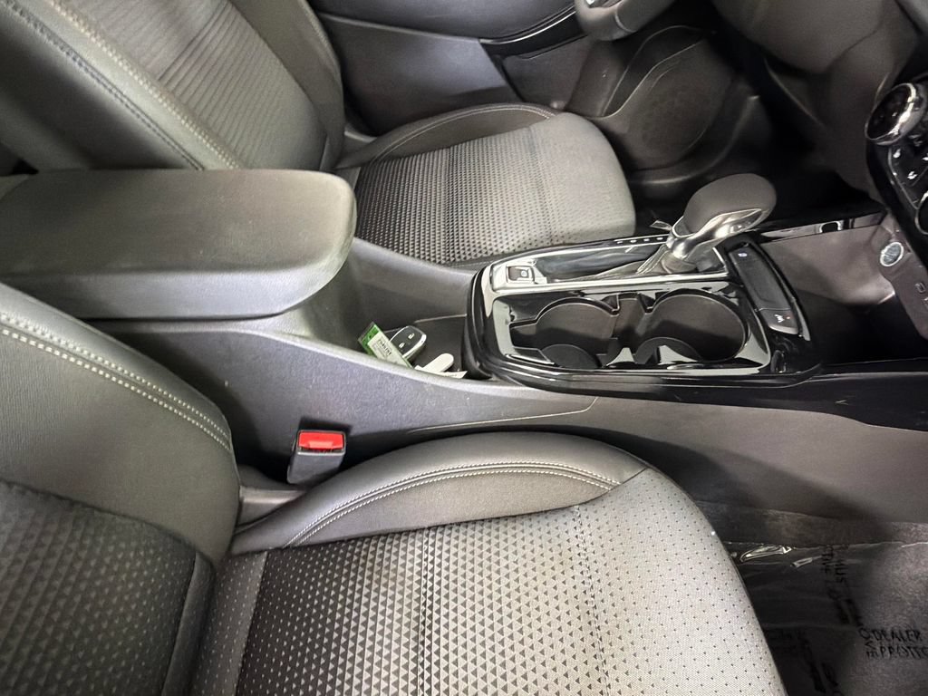 Certified 2025 Chevrolet Trax LT w/ Driver Confidence Package FWD image 34