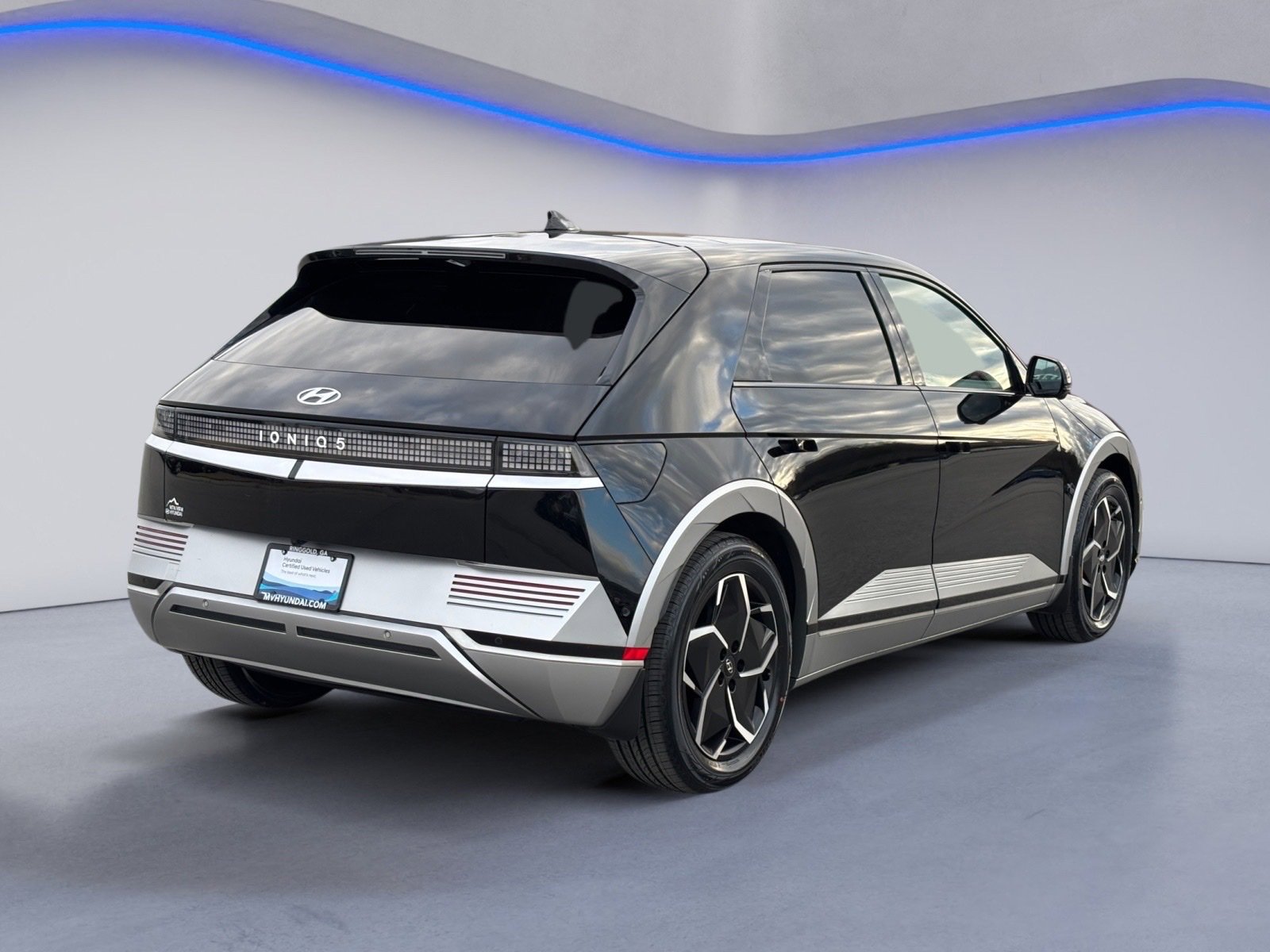 Certified 2022 Hyundai Ioniq 5 Limited w/ Cargo Package image 9