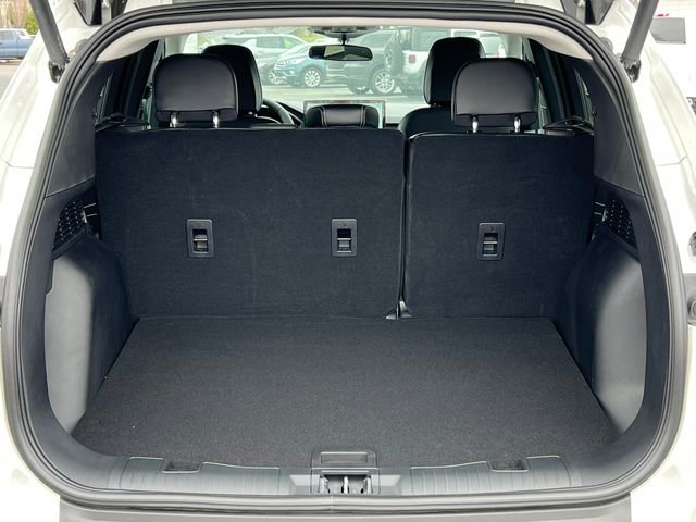 New 2026 Ford Escape SE w/ Class II Trailer Tow Package FWD image 32