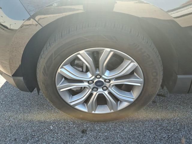 Used 2021 Ford Edge Titanium w/ Canadian Touring Package AWD/4WD image 8