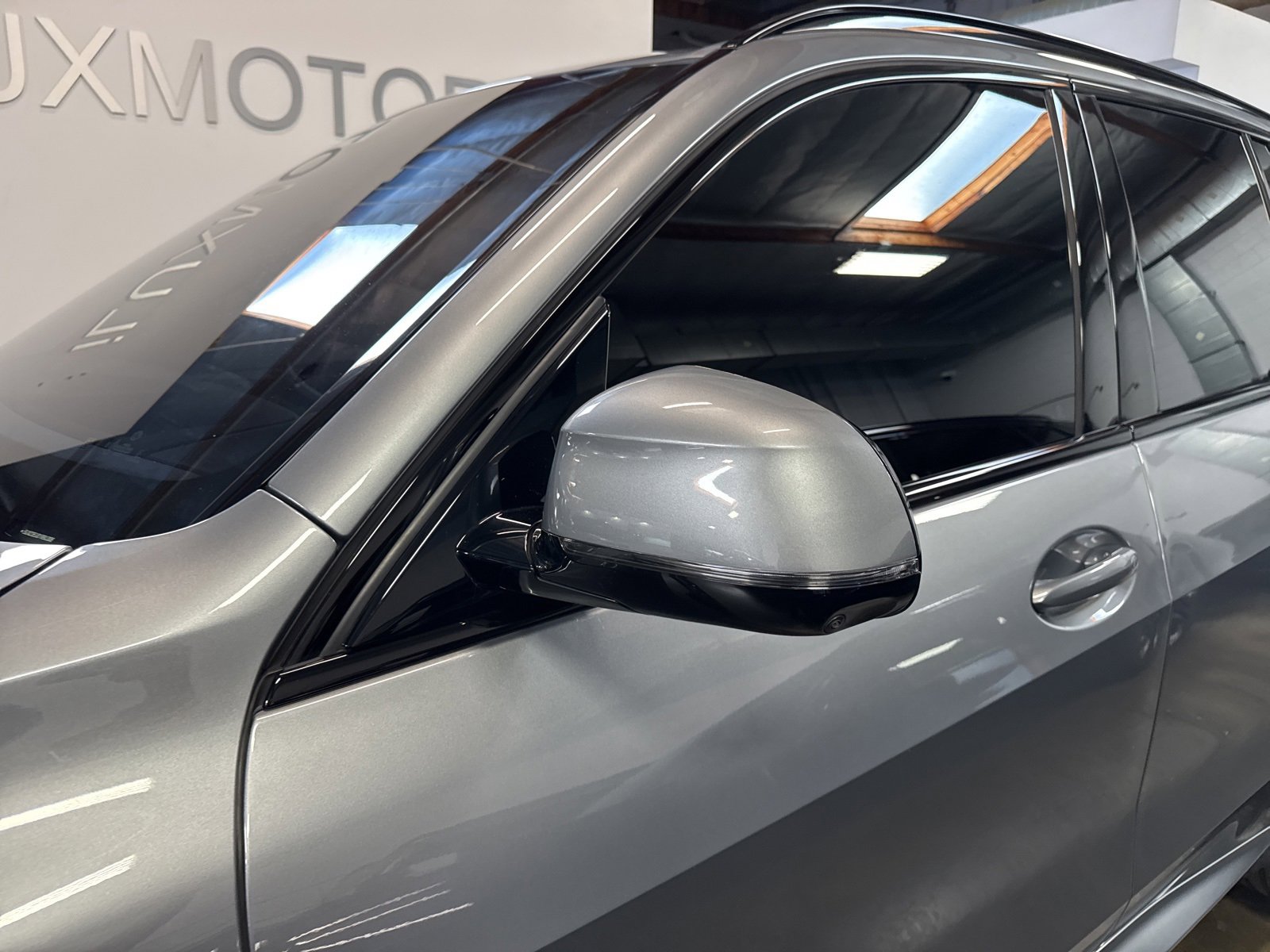 Used 2024 BMW X5 xDrive40i w/ M Sport Package image 6