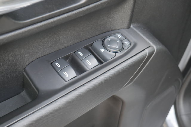 Used 2020 Chevrolet Silverado 1500 Custom w/ Custom Value Package AWD/4WD image 13