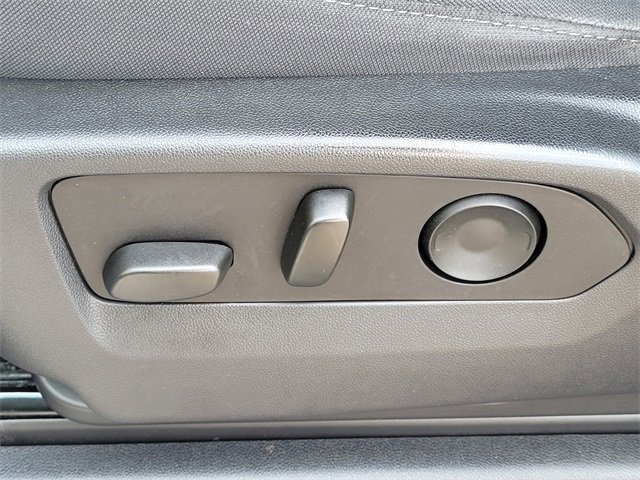 Used 2022 Chevrolet Silverado 1500 Custom image 23