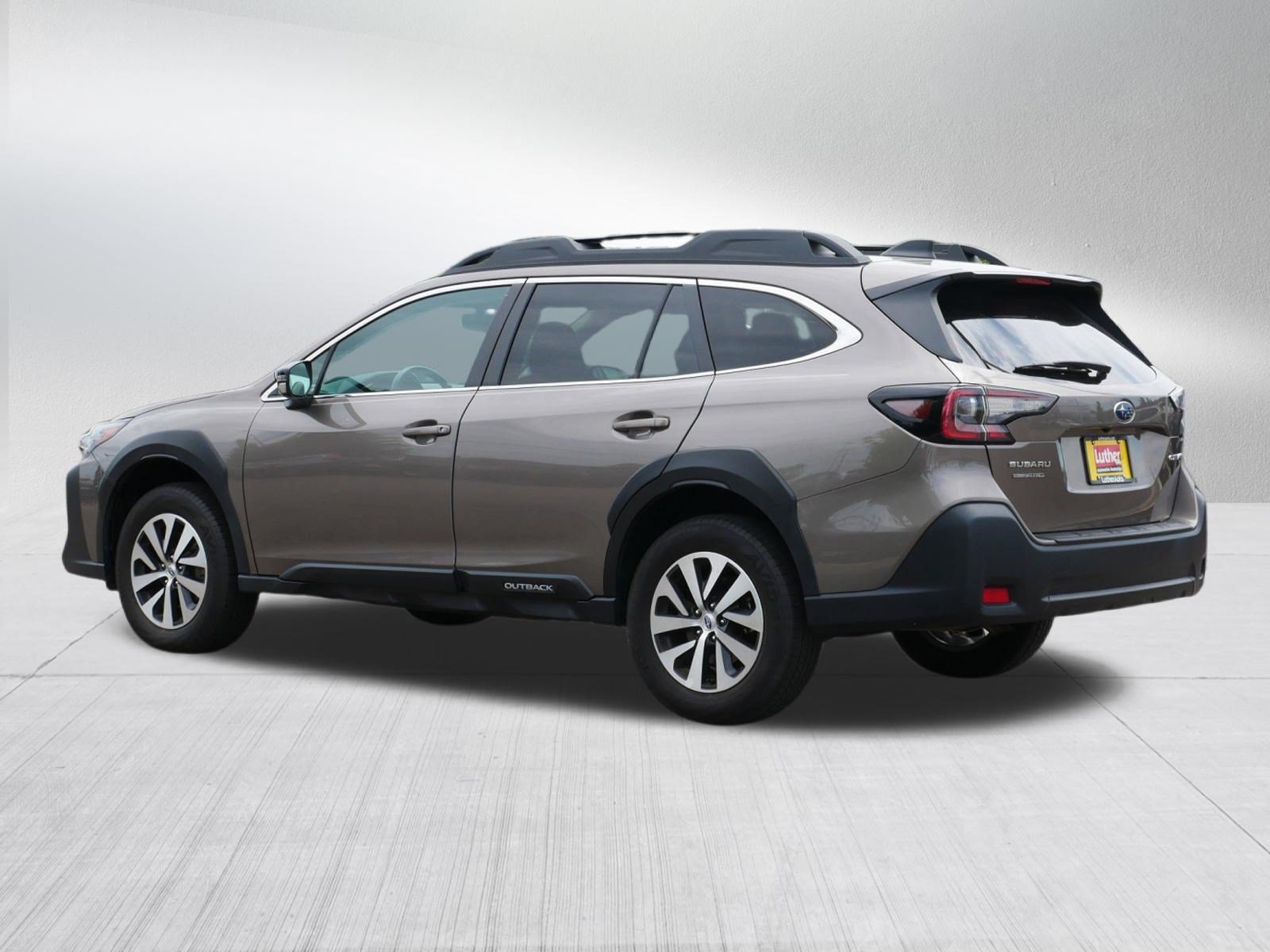 Used 2023 Subaru Outback Premium w/ Popular Package #1 AWD/4WD image 5