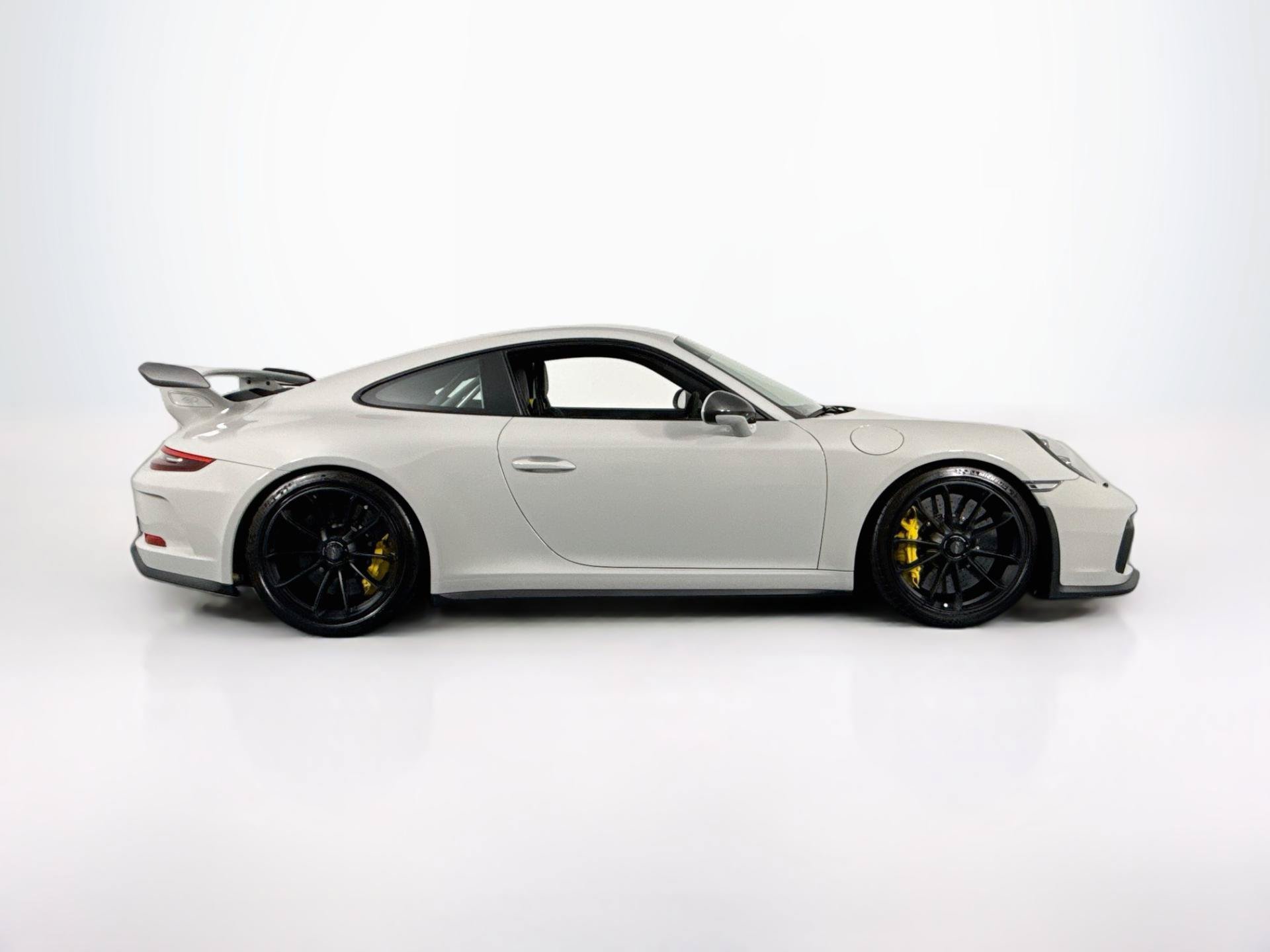 Used 2018 Porsche 911 GT3 RWD image 4