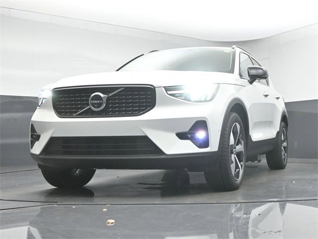 New 2026 Volvo XC40 B5 Plus w/ Protection Package Premier image 38