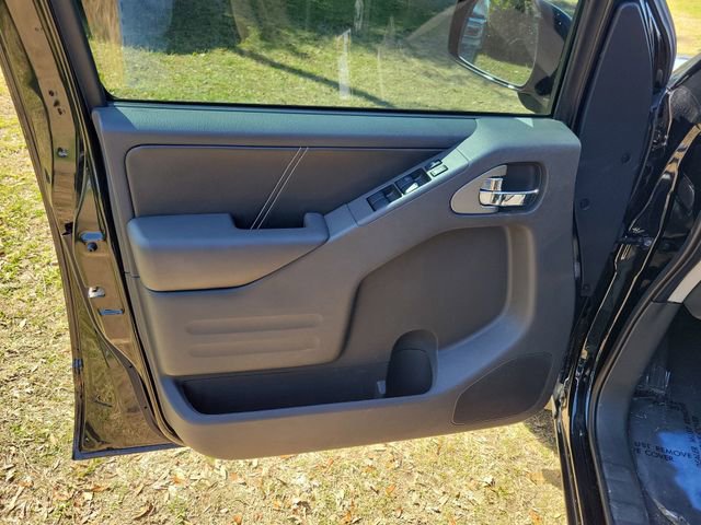 Used 2020 Nissan Frontier PRO-4X w/ Pro-4x Utility Package image 8