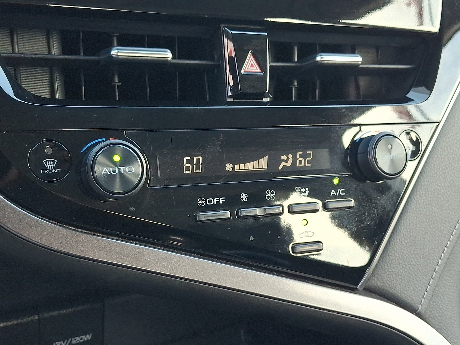 Used 2024 Toyota Camry SE FWD image 16