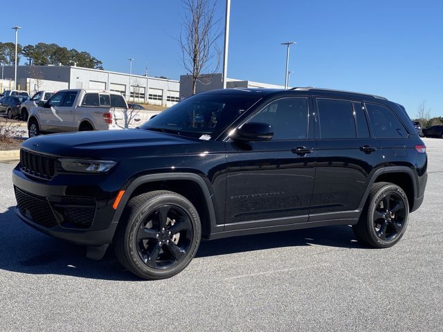 Certified 2023 Jeep Grand Cherokee Altitude image 8
