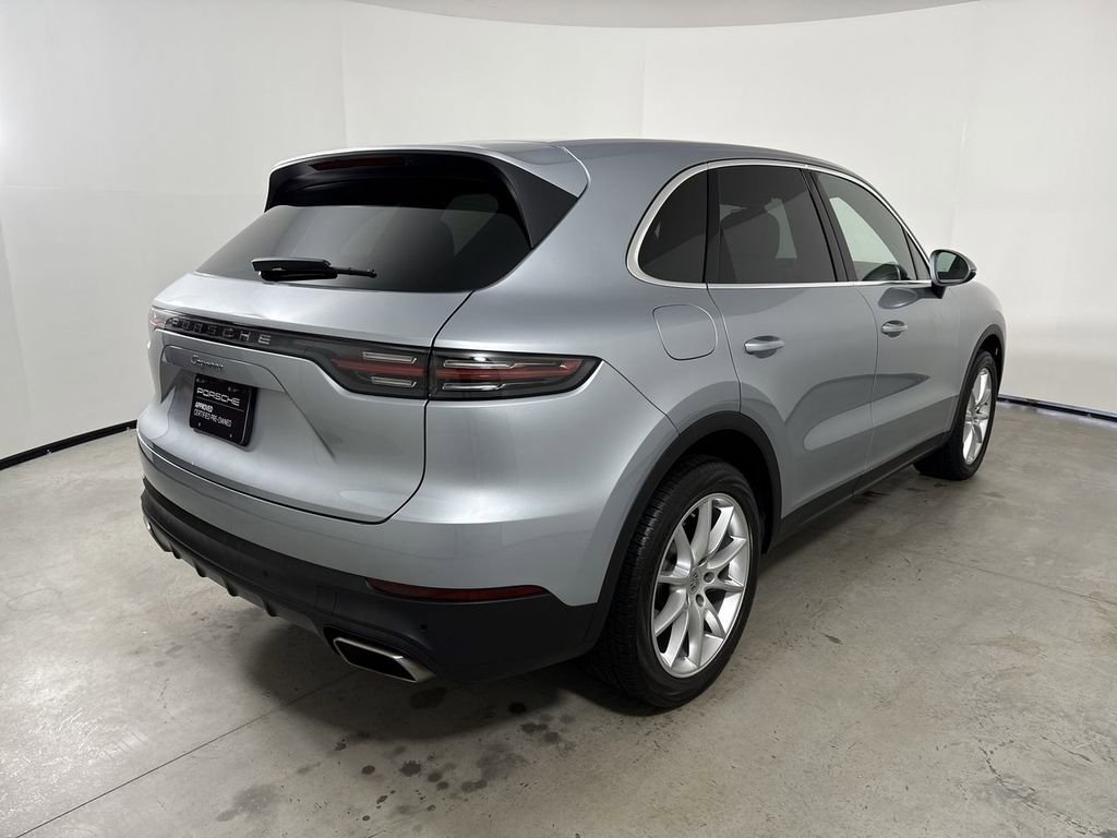 Certified 2023 Porsche Cayenne Platinum Edition image 7