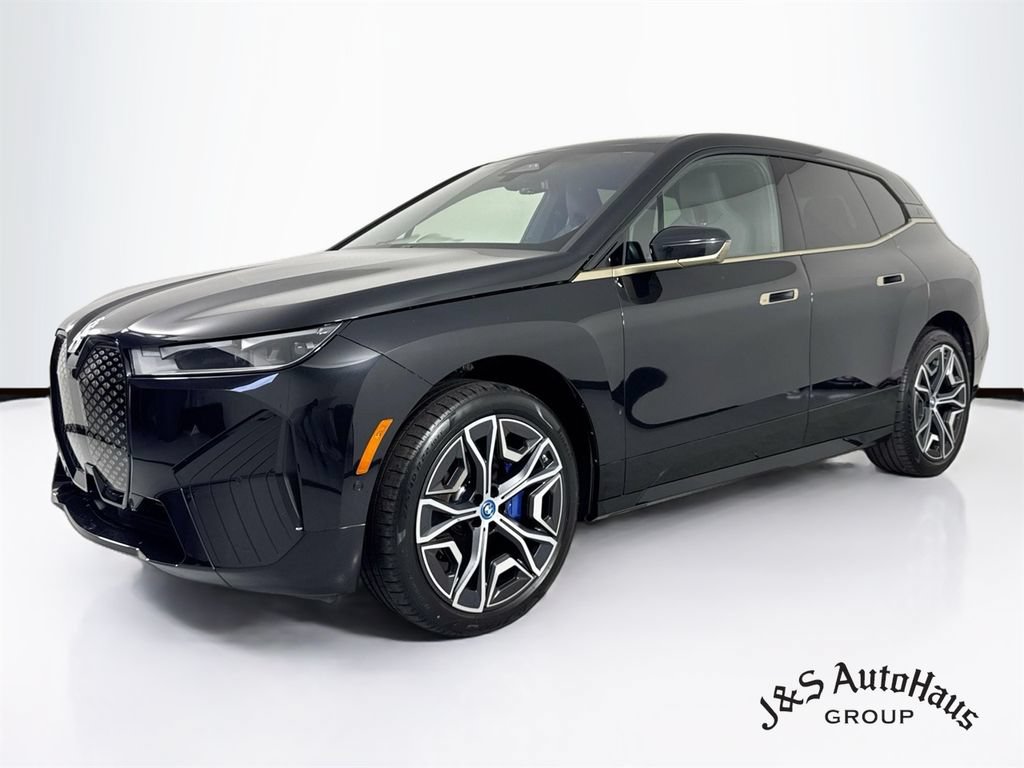 Used 2024 BMW iX xDrive50 w/ Premium Package AWD/4WD image 3