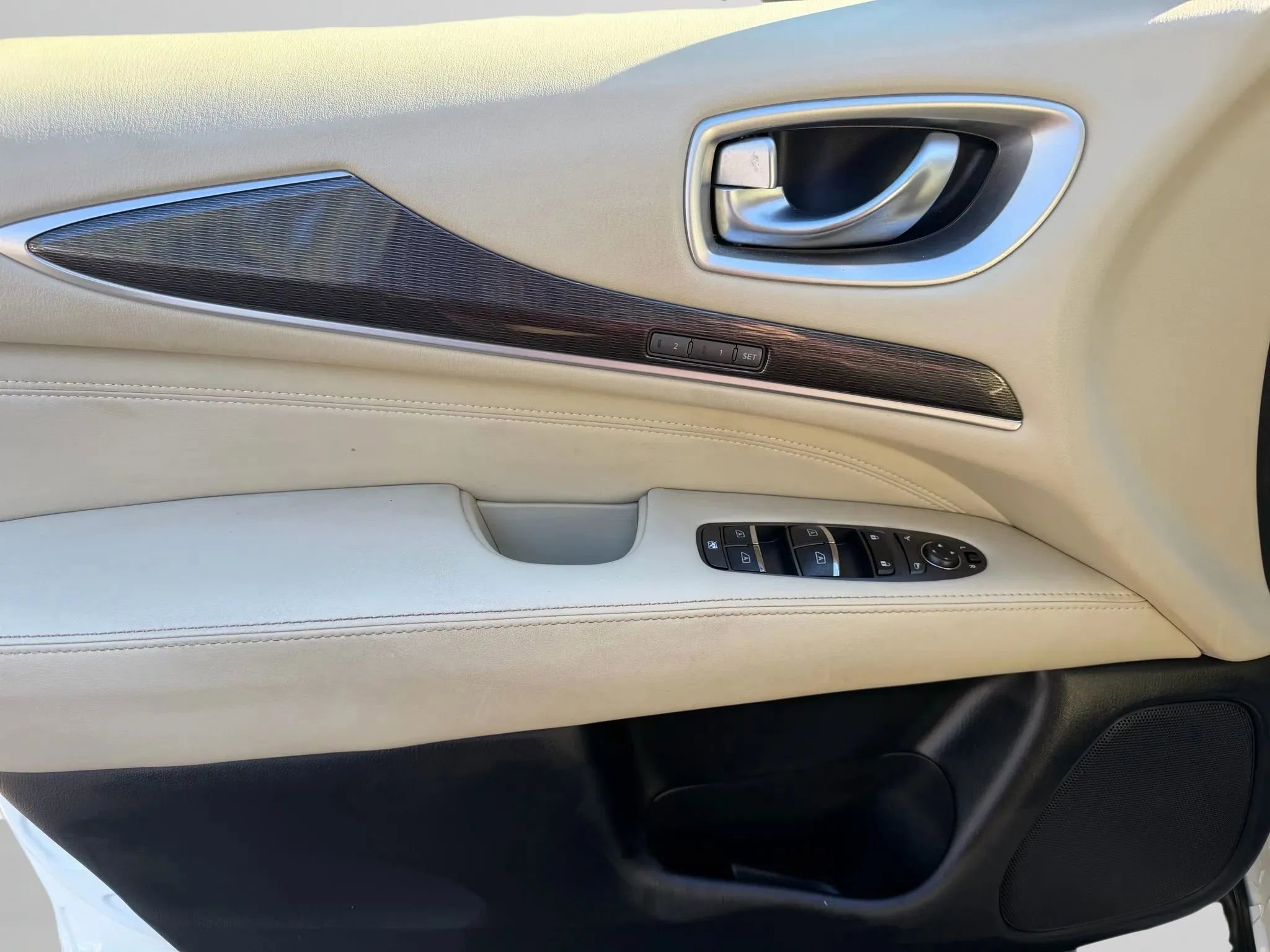 Used 2019 INFINITI QX60 Luxe w/ Essential Package image 46