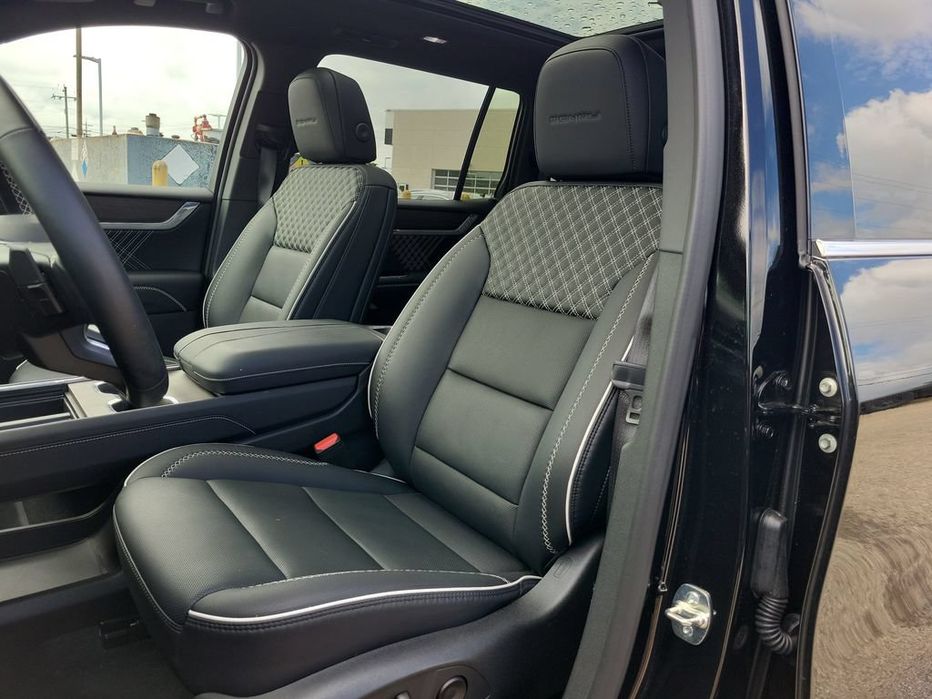 Used 2026 GMC Acadia Denali w/ Super Cruise Package FWD image 18