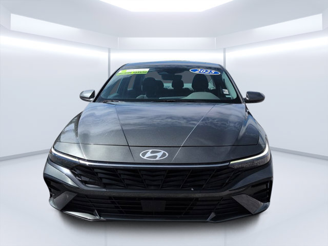 Used 2025 Hyundai Elantra SEL FWD image 8