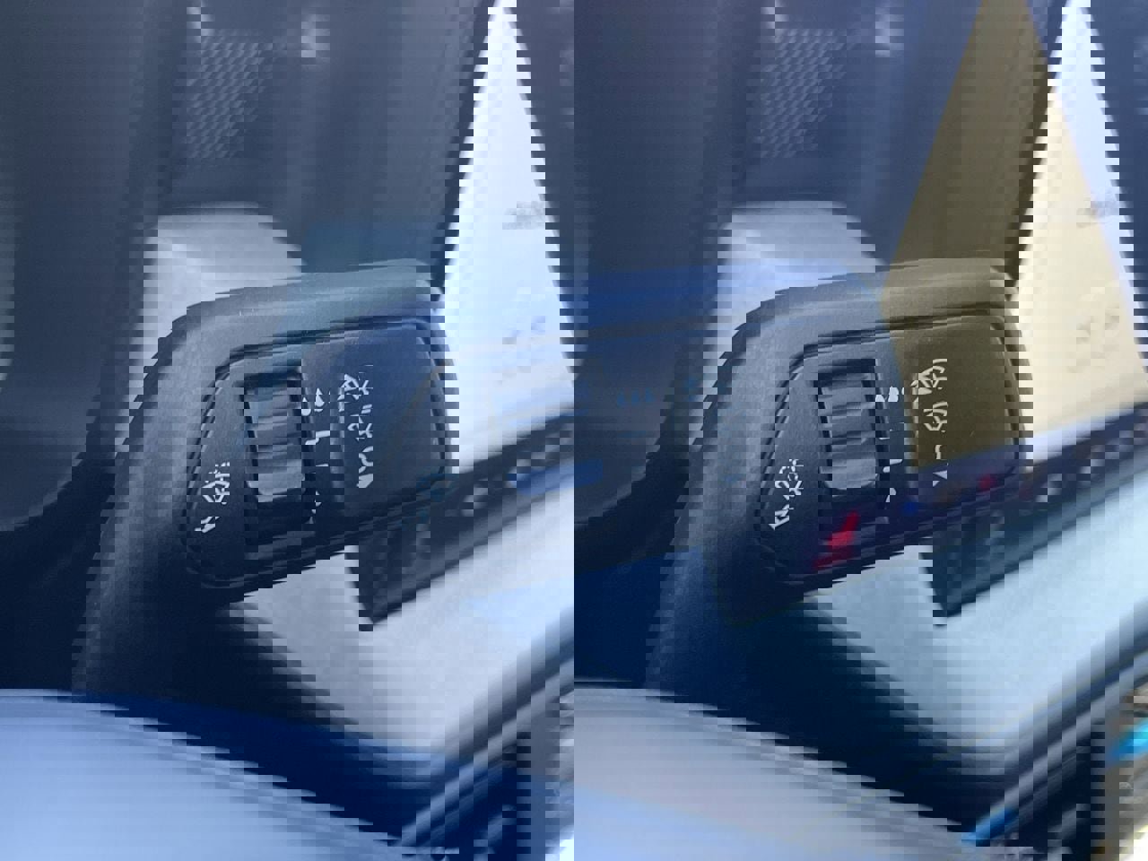 New 2025 Ford Maverick XLT w/ XLT Luxury Package image 11