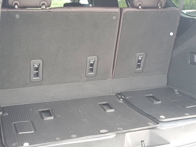 Used 2021 Cadillac Escalade Premium Luxury Platinum w/ Heavy-Duty Trailer Package AWD/4WD image 31