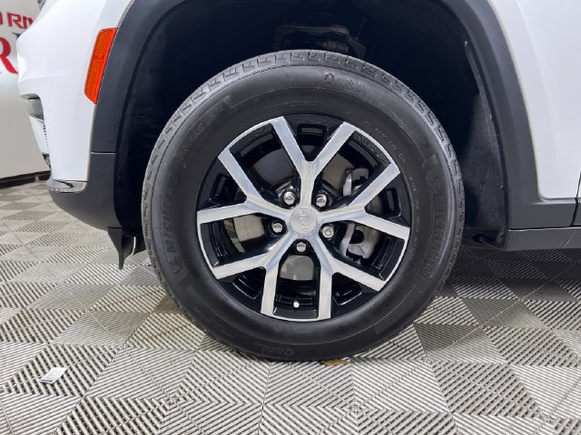 Used 2024 Jeep Grand Cherokee L Limited RWD image 25