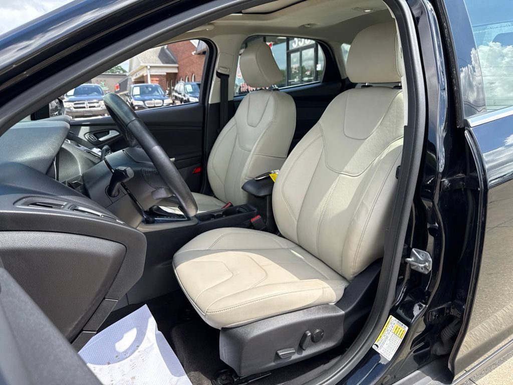 Used 2018 Ford Focus Titanium FWD image 2