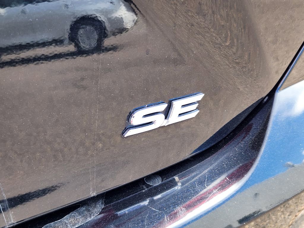 Used 2025 Toyota Camry SE image 14