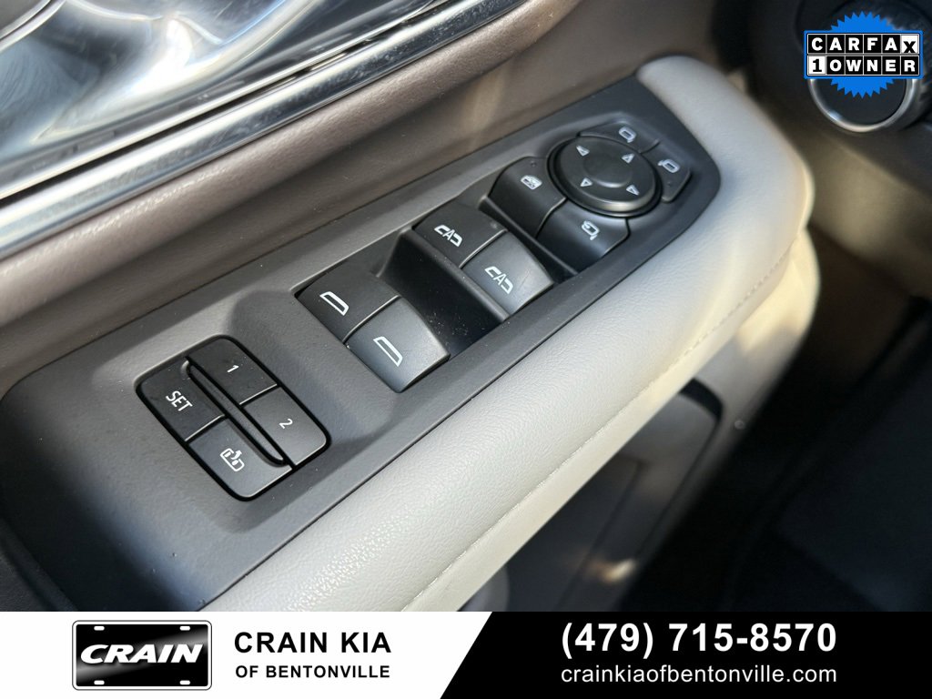 Used 2024 Chevrolet Tahoe Z71 w/ Luxury Package image 11