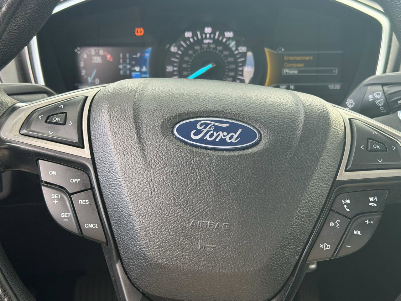 Used 2020 Ford Fusion SE FWD image 13