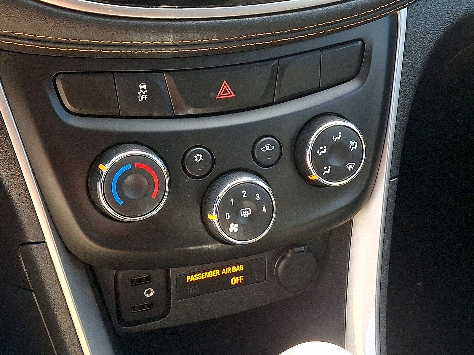 Used 2022 Chevrolet Trax LT w/ Sport Edition image 16