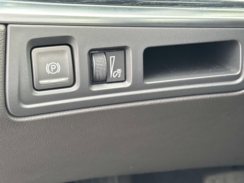 Used 2024 Cadillac XT5 Premium Luxury image 21
