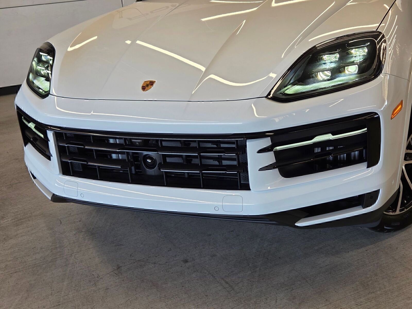 Certified 2026 Porsche Cayenne Coupe image 24