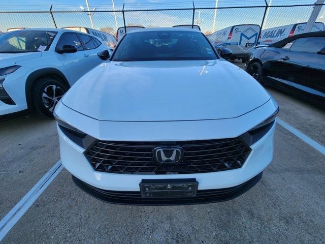 Used 2025 Honda Accord Sport image 2