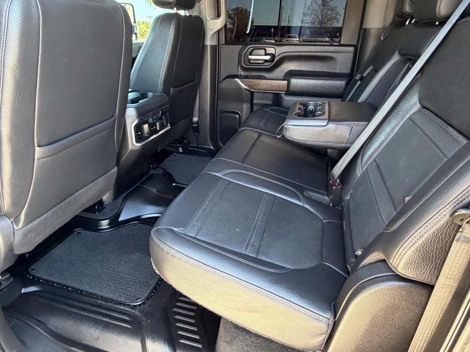 Used 2021 GMC Sierra 2500 Denali w/ Denali Black Diamond Edition AWD/4WD image 43