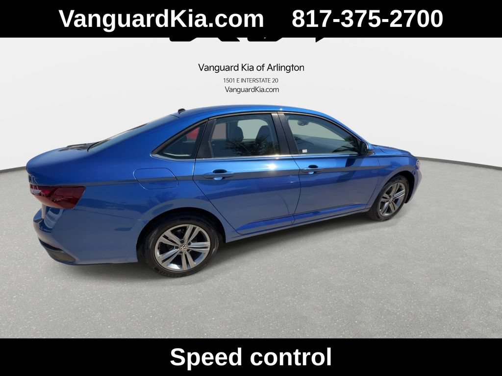 Used 2024 Volkswagen Jetta SE FWD image 10