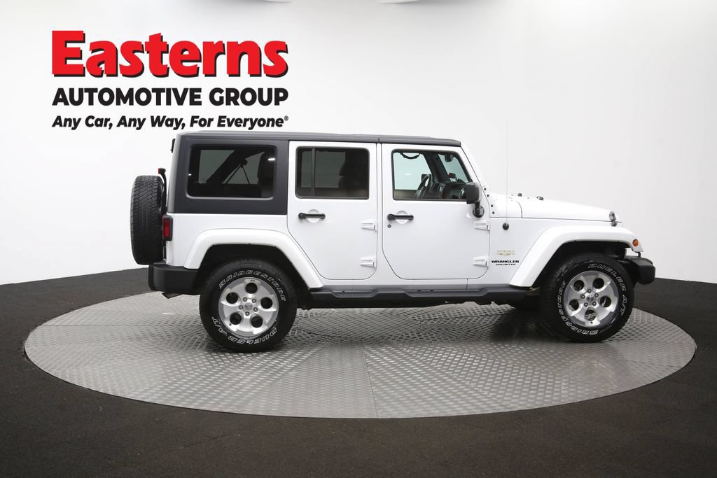 Used 2015 Jeep Wrangler Unlimited Sahara w/ Connectivity Group AWD/4WD image 45